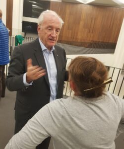 Hubert védrine à la rentrée du colloque économique d'Alsace